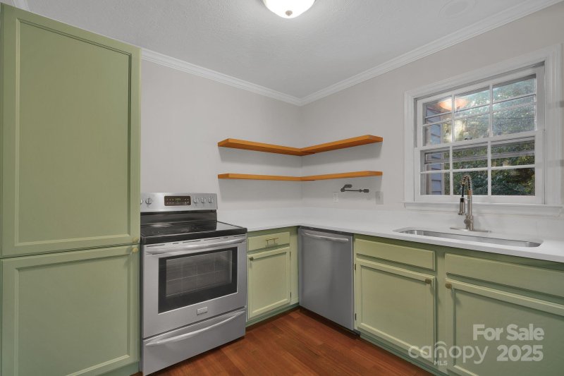 Hunters Run, Charlotte Community