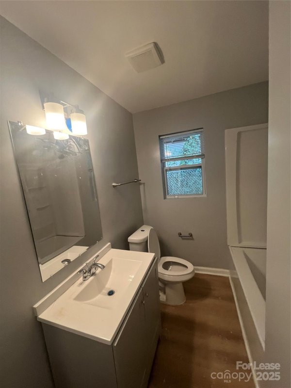 Property image 3 of 2512 Dundeen Street in Washington Heights, Charlotte, NC 28216