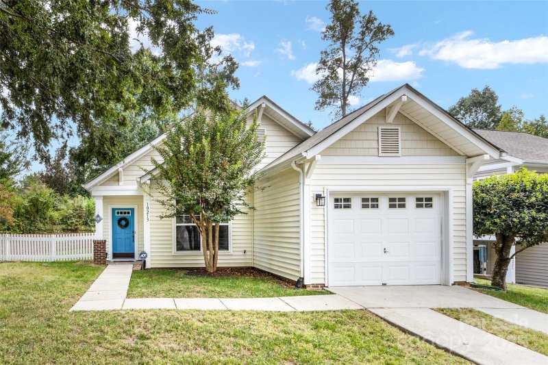 Property image 3 at 10213 Old Carolina Drive, Charlotte, NC 28214