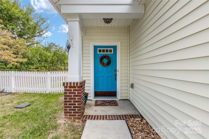 Property image 4 at 10213 Old Carolina Drive, Charlotte, NC 28214