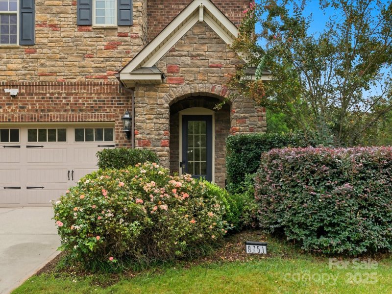 Property image 3 of 9751 Wheatfield Road in Abingdon, Charlotte, NC 28277