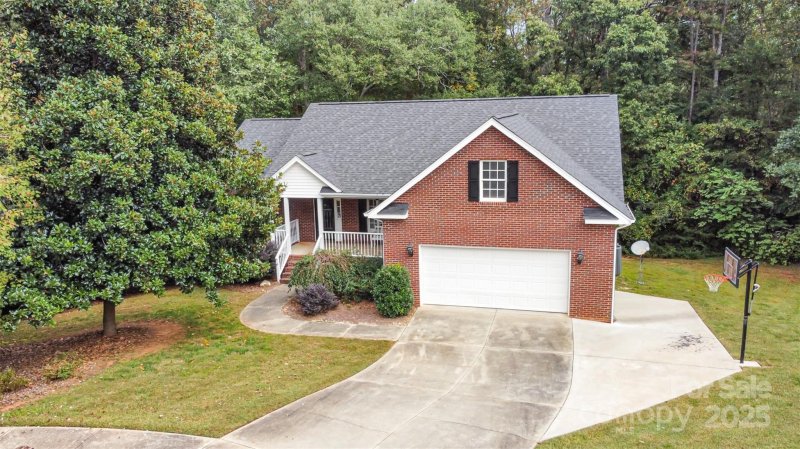 Property image 2 of 118 Southern Pine Drive in Highland Pines, Shelby, NC 28152