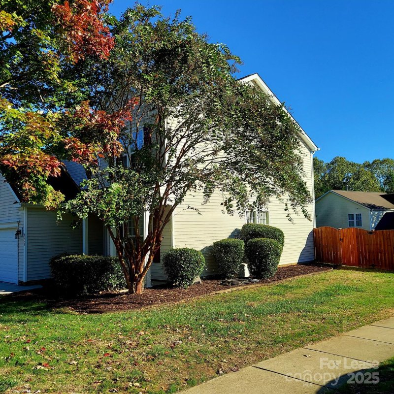 Property image 2 of 9653 Waltham Court in Highland Creek, Charlotte, NC 28269
