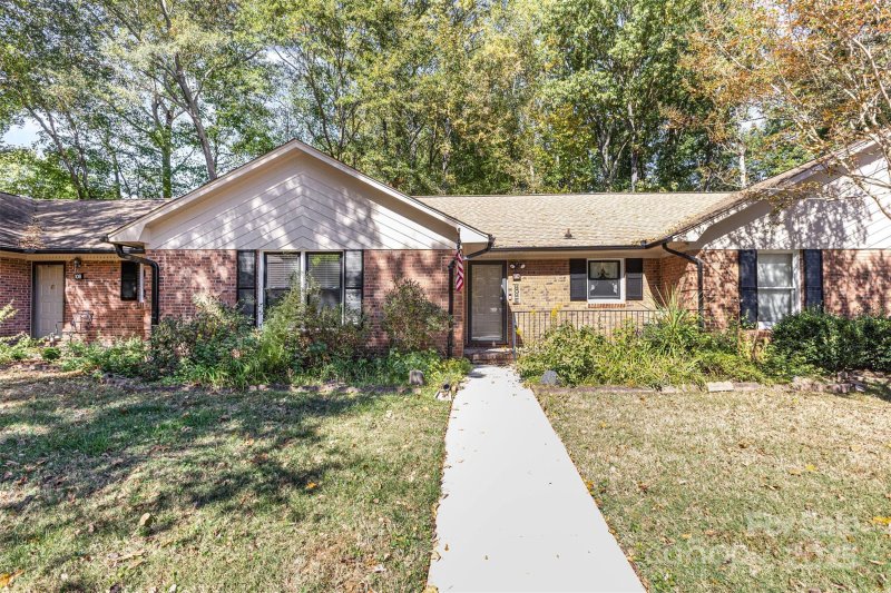Property image 2 of 110 Jason Court in Ashebrook Villas, Fort Mill, SC 29715