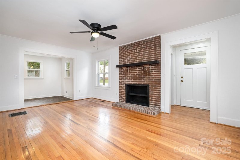 Property image 4 of 519 S Clay Street in York Chester, Gastonia, NC 28052