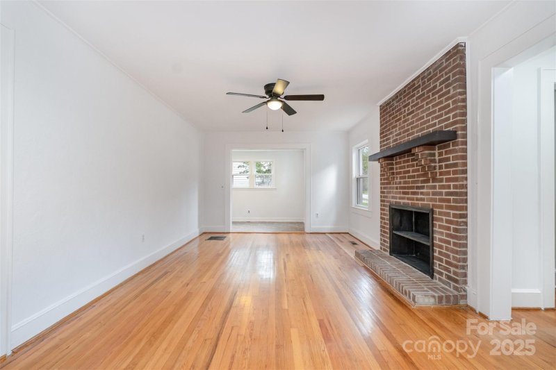 Property image 5 of 519 S Clay Street in York Chester, Gastonia, NC 28052