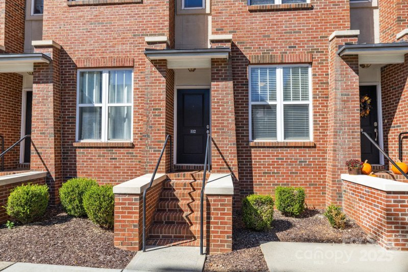 Property image 4 of 1302 Kenilworth Avenue in Dilworth, Charlotte, NC 28203