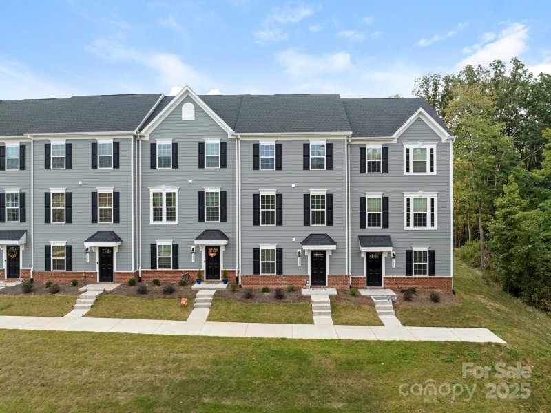 Stone Creek Townhomes, Matthews Community