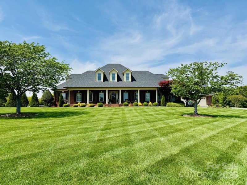 Dobbs Valley, Statesville Community