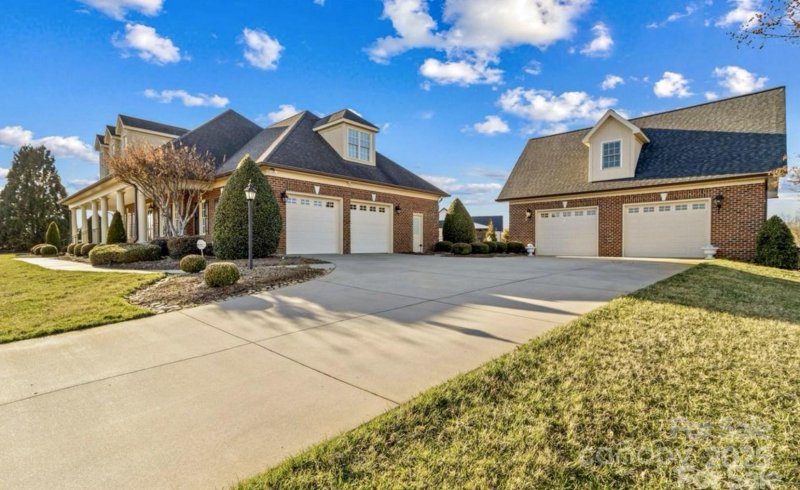 Property image 2 of 107 Cedar Lake Drive in Dobbs Valley, Statesville, NC 28625