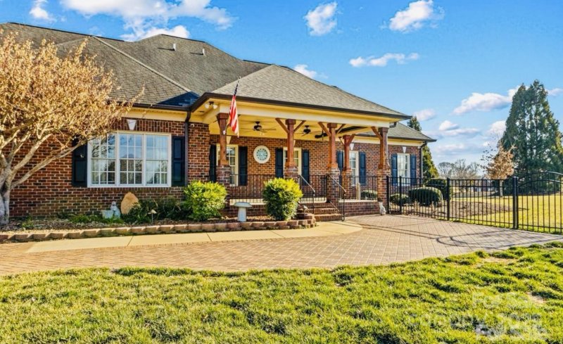 Property image 5 of 107 Cedar Lake Drive in Dobbs Valley, Statesville, NC 28625