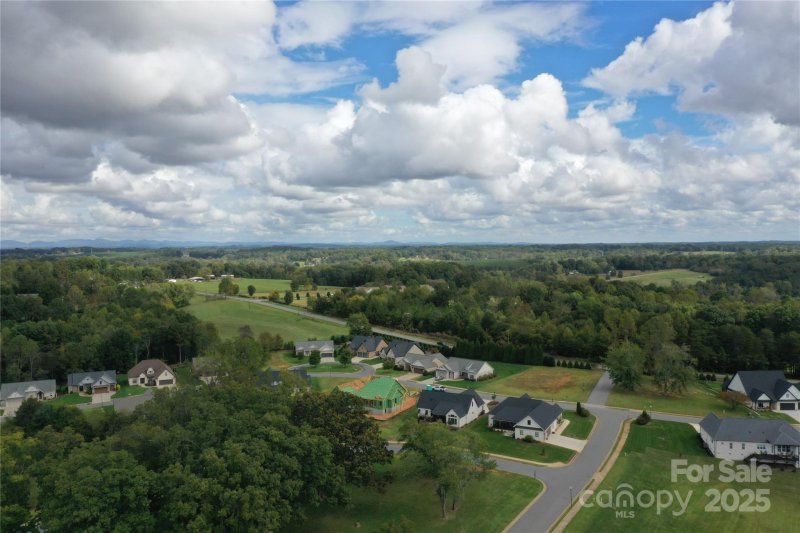 Property image 5 of 4551 Holly Circle in Rock Barn, Conover, NC 28613