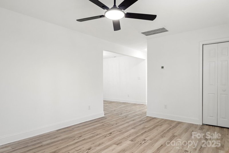 Property image 5 of 4416 Tillman Road in Beechwood Acres, Charlotte, NC 28208