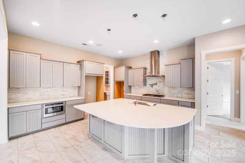 Property image 4 of 12917 Sandpiper Grove Court in Chapel Cove, Charlotte, NC 28278