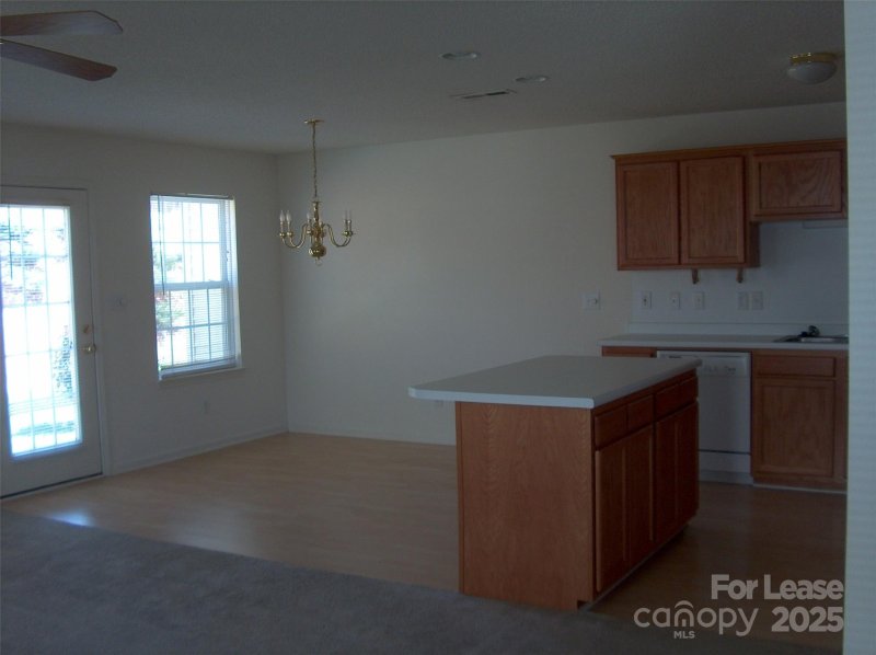 Property image 2 of 141 Springwood Lane in Oak Tree Clusters, Mooresville, NC 28117