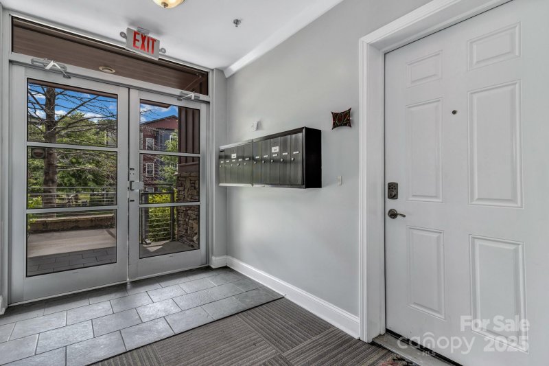 Property image 5 of 400 Skyloft Drive in Skyloft Condos, Asheville, NC 28801