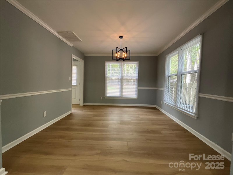 Property image 4 of 8733 Canter Post Drive in Claiborne Woods, Charlotte, NC 28216