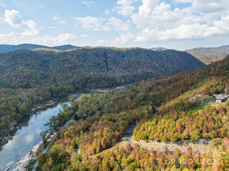 Property image 2 of 2307 French Broad Parkway in French Broad Crossing, Marshall, NC 28753