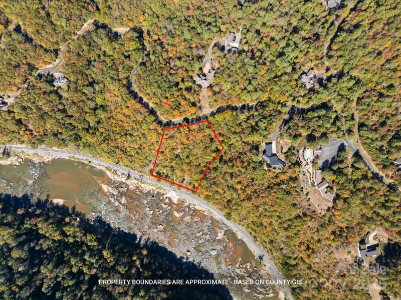 Property image 3 of 2307 French Broad Parkway in French Broad Crossing, Marshall, NC 28753