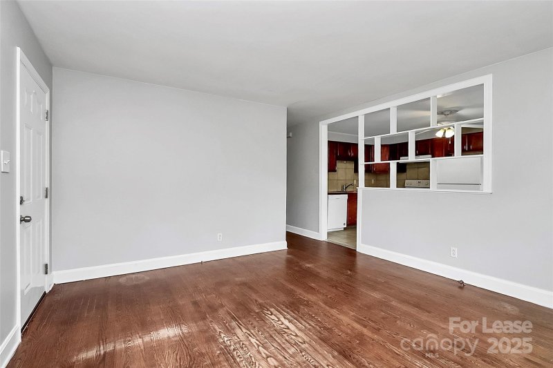 Property image 5 of 4808 Brooktree Drive in Westchester, Charlotte, NC 28208