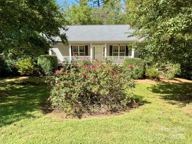 Property image 2 of 109 Doe Run in River Glen, Morganton, NC 28655