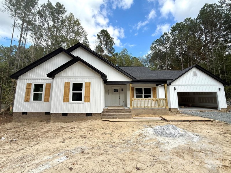 Property image 2 of 2500 Lazy Oak Drive in Shiloh North Estates, Lancaster, SC 29707