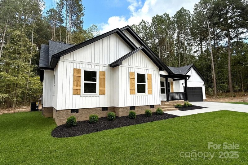 Property image 3 of 2500 Lazy Oak Drive in Shiloh North Estates, Lancaster, SC 29707