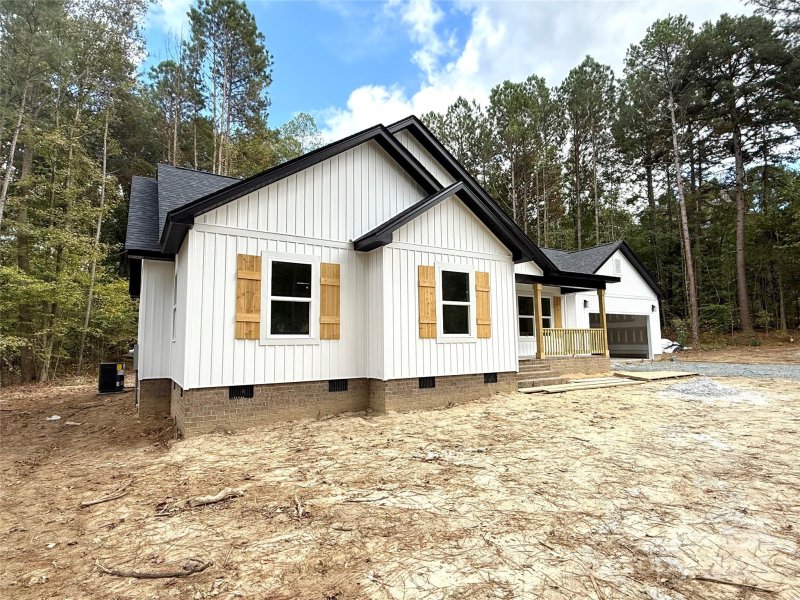 Property image 4 of 2500 Lazy Oak Drive in Shiloh North Estates, Lancaster, SC 29707
