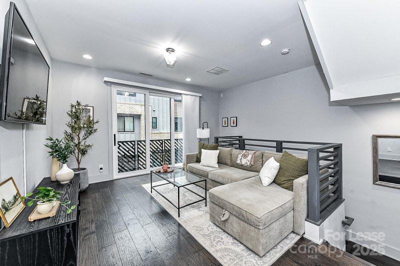 Property image 5 of 233 Domain Way in Domain Townhomes, Charlotte, NC 28203