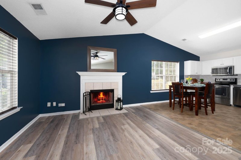 Property image 4 of 10436 Gold Pan Road in Reedy Creek Plantation, Charlotte, NC 28215