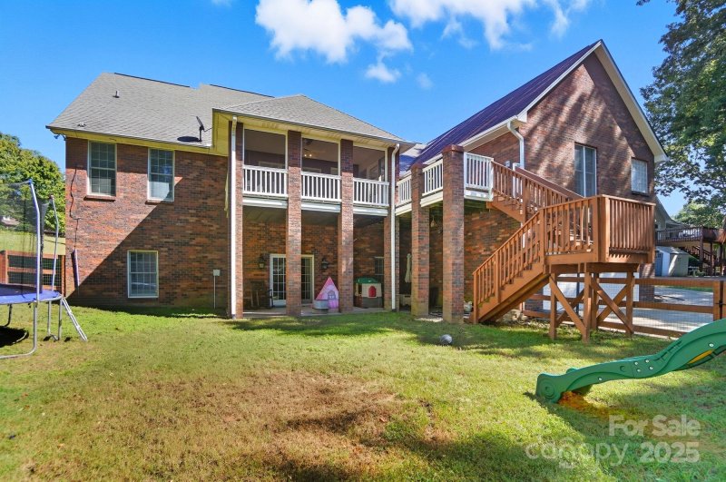 Property image 5 of 131 Gossett Court in Ferncliff Estates, Mooresville, NC 28115