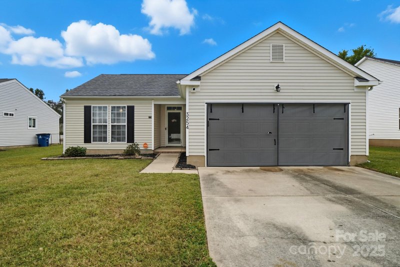 Hawick Commons, Concord Community