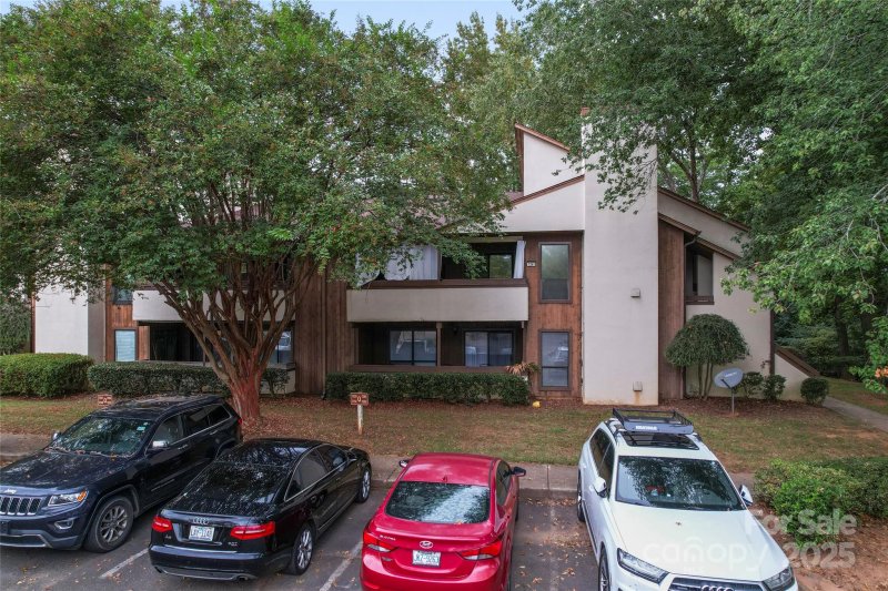 Property image 3 of 7259 Winery Lane in Brandywine, Charlotte, NC 28227