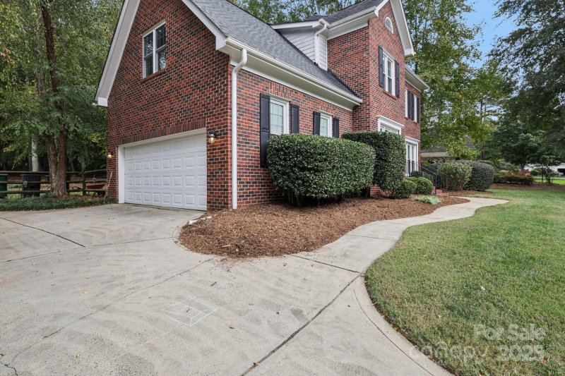 Property image 2 of 12014 Matthew Martin Lane in Overlook, Charlotte, NC 28216