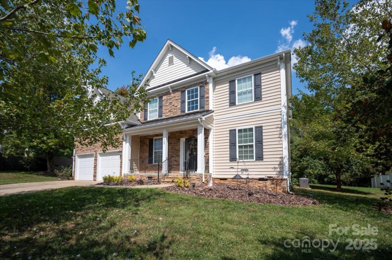 Property image 2 of 945 Vogel Way in Fallbrook, Fort Mill, SC 29715
