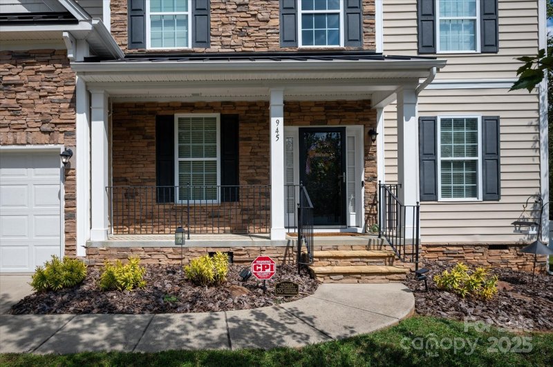 Property image 3 of 945 Vogel Way in Fallbrook, Fort Mill, SC 29715