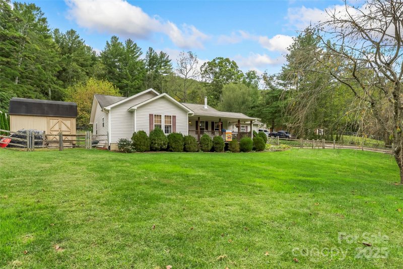 Property image 2 of 847 Bee Tree Road in Bee Tree, Swannanoa, NC 28778