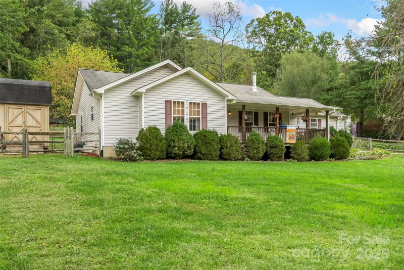 Property image 3 of 847 Bee Tree Road in Bee Tree, Swannanoa, NC 28778