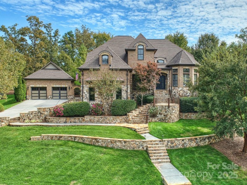 Property image 2 of 7311 Barrington Ridge Drive in Longbrooke, Fort Mill, SC 29707