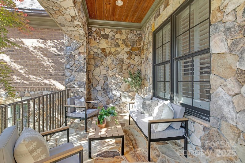 Property image 5 of 7311 Barrington Ridge Drive in Longbrooke, Fort Mill, SC 29707