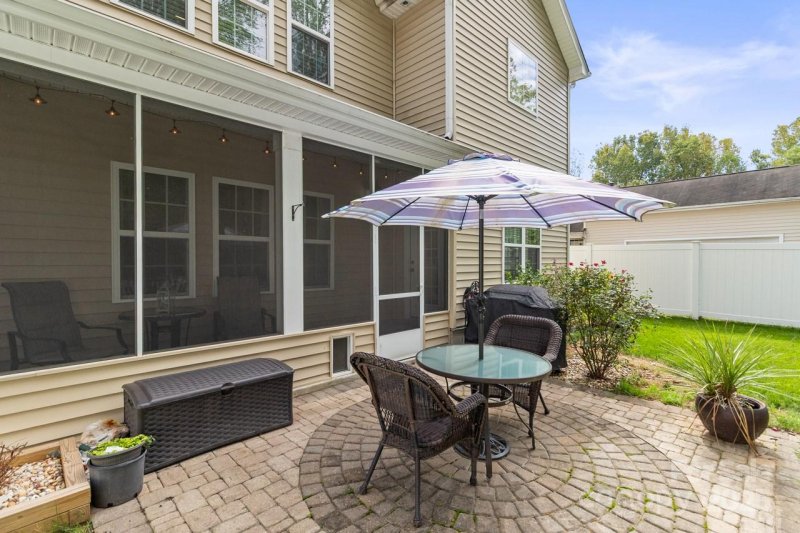 Property image 3 of 10125 Meadow Crossing Lane in Glenridge, Cornelius, NC 28031