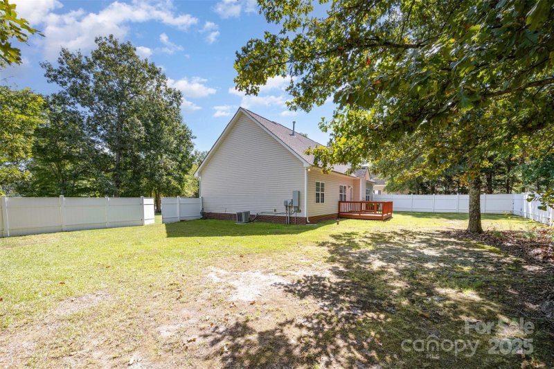 Property image 4 of 1000 Hawthorne Drive in Country Woods East, Indian Trail, NC 28079