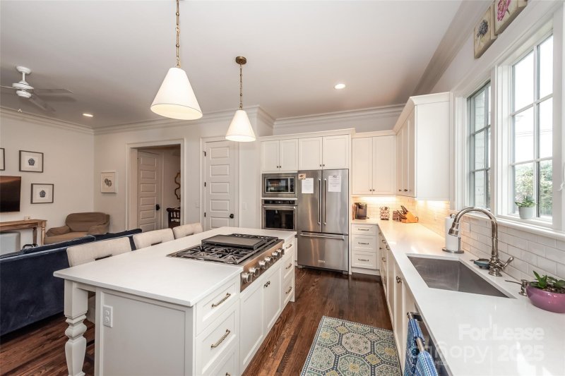 Property image 2 of 405 Louise Avenue in Elizabeth, Charlotte, NC 28204