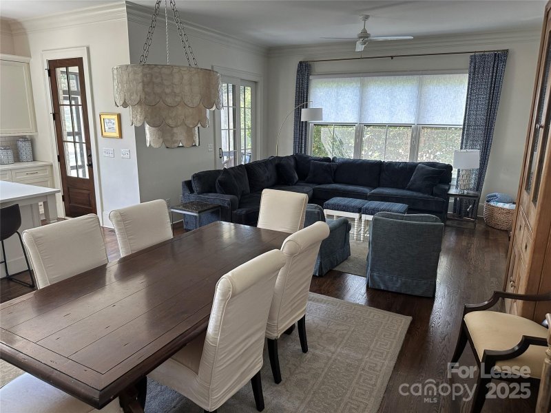 Property image 3 of 405 Louise Avenue in Elizabeth, Charlotte, NC 28204