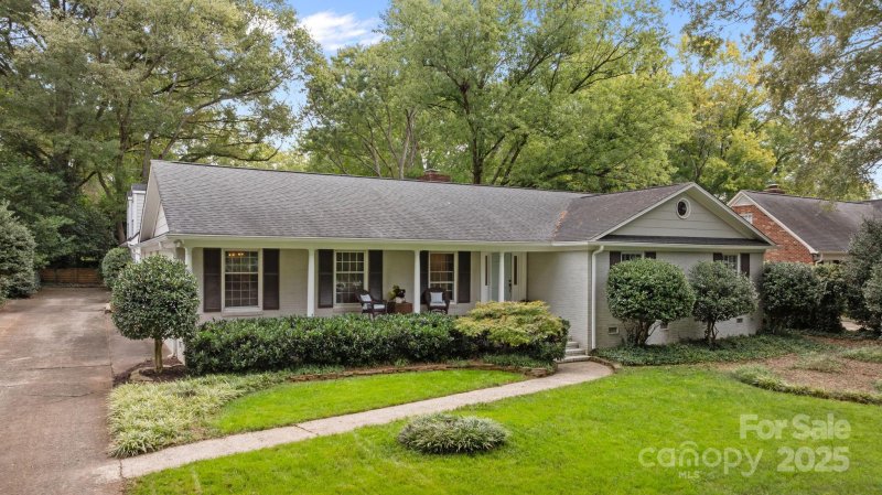 Property image 3 of 719 Lansdowne Road in Lansdowne, Charlotte, NC 28270