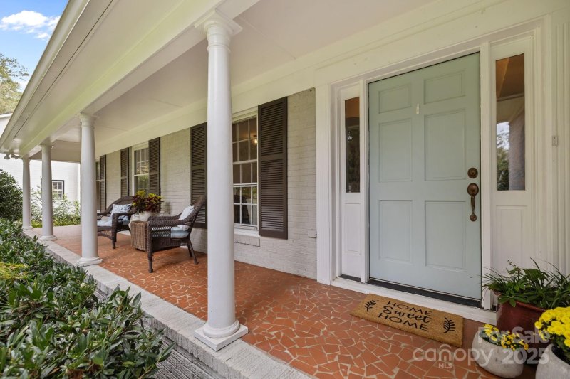 Property image 5 of 719 Lansdowne Road in Lansdowne, Charlotte, NC 28270