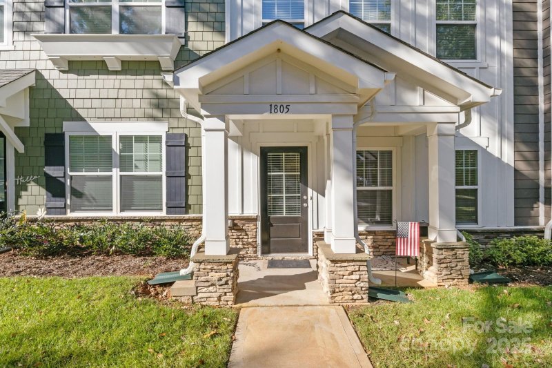 Property image 4 of 1805 Edgewater Drive in Cline Village, Conover, NC 28613