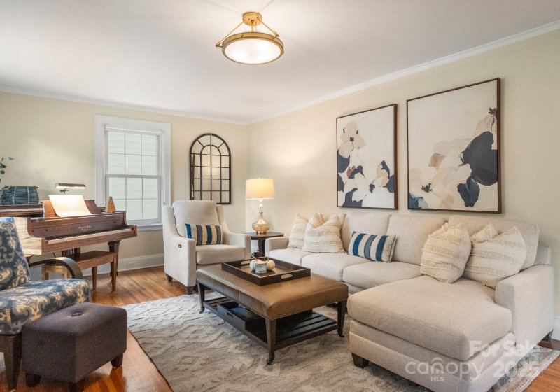 Property image 5 of 2424 Shenandoah Avenue in Chantilly, Charlotte, NC 28205