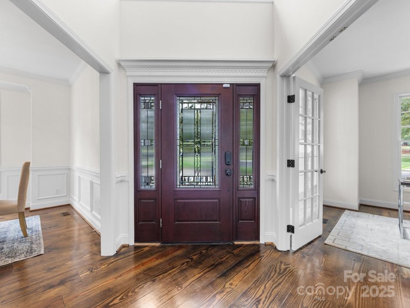 Property image 4 of 5619 Mountain Point Lane in Mountain Point, Charlotte, NC 28216