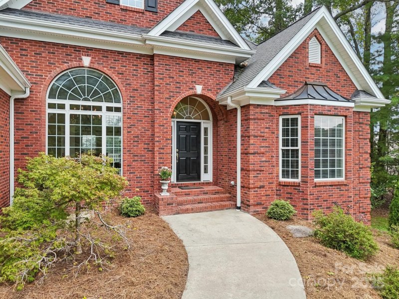 Property image 4 of 310 Sweetbriar Drive in Wilson Farm, Hendersonville, NC 28739